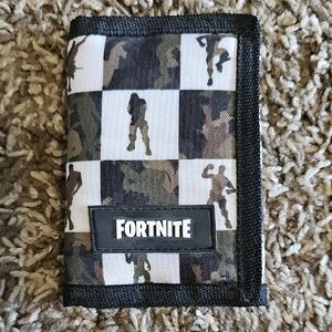 Big Kids/Teens New Without Tags Fortnite Camouflage Wallet